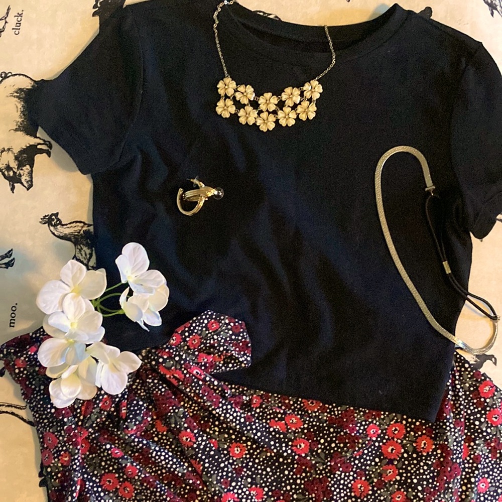 Black Crop Top 🖤